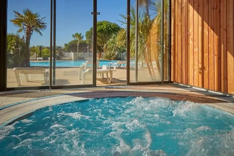 Campsite Bora Bora Hotel Plouescat