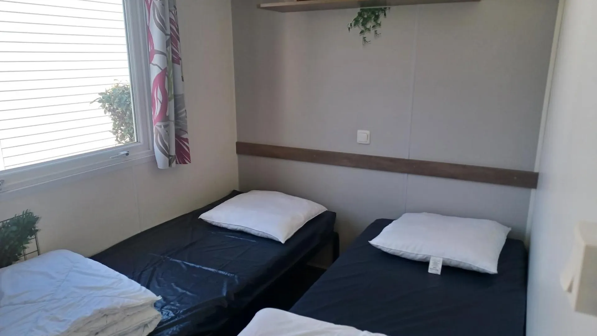 Bora Bora Hotel Plouescat Campsite